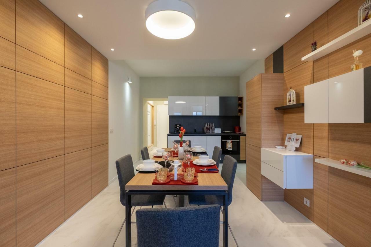 Vitosha Blvd Luxury 2-bedroom, 2-bathroom With Balcony Sofia
